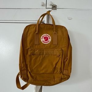 Fjallraven Classic KÅNKEN Backpack - Acorn